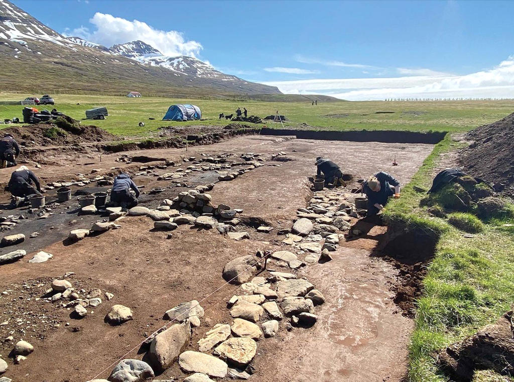 Fouille d’une ferme aisée à Stöðvarfjörður en Islande remontant au IXᵉ siècle.