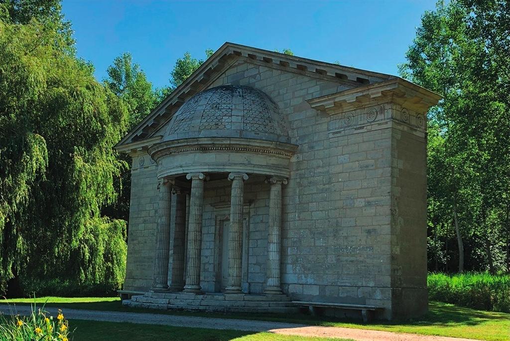 Vue extérieure de la laiterie de Rambouillet.