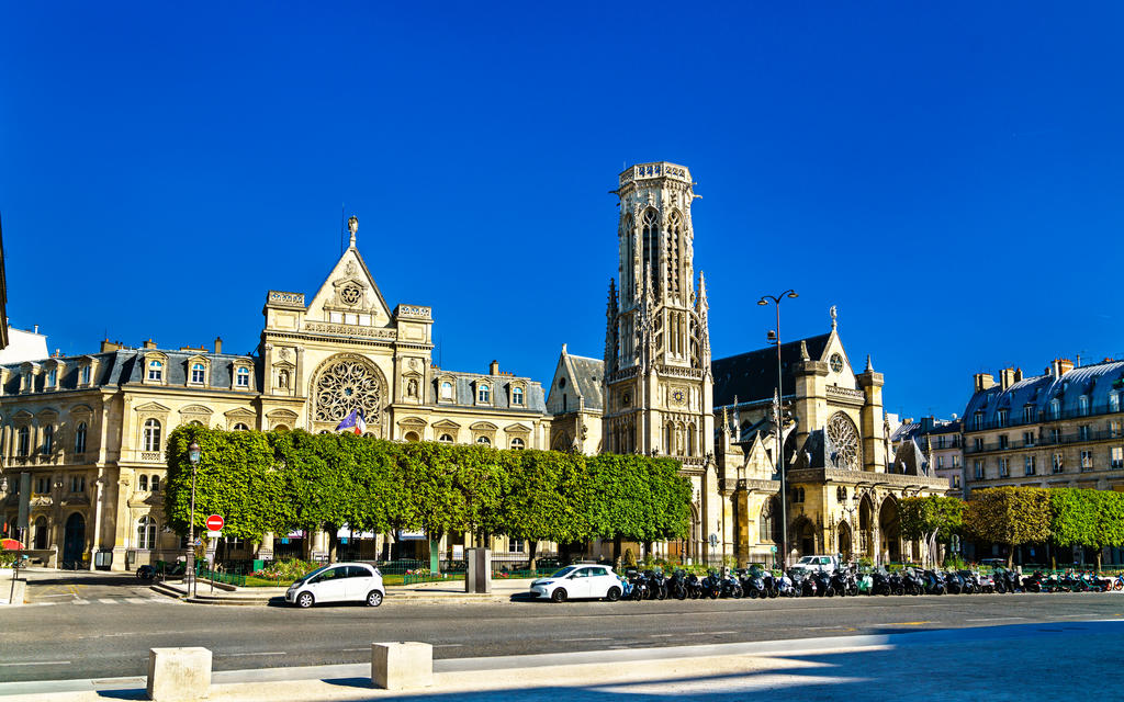 Les espaces situés entre le Louvre et l'église Saint-Germain-l'Auxerrois font partie du projet Nouvelle Renaissance et sont intégrés au concours d'architecture lancé le 27 juin.