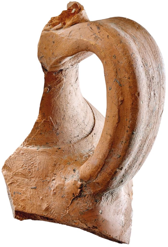 Anse d’amphore gallo‑romaine très probablement de type « gauloise 4 ». Ier‑IIIe siècle, terre cuite.