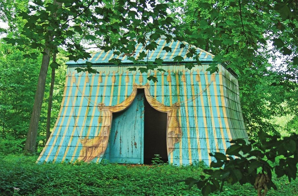 La tente tartare reconstruite en 1988 dans le jardin du Désert de Retz à Chambourcy (Yvelines).