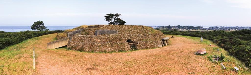 Vue du tumulus de Petit Mont.
