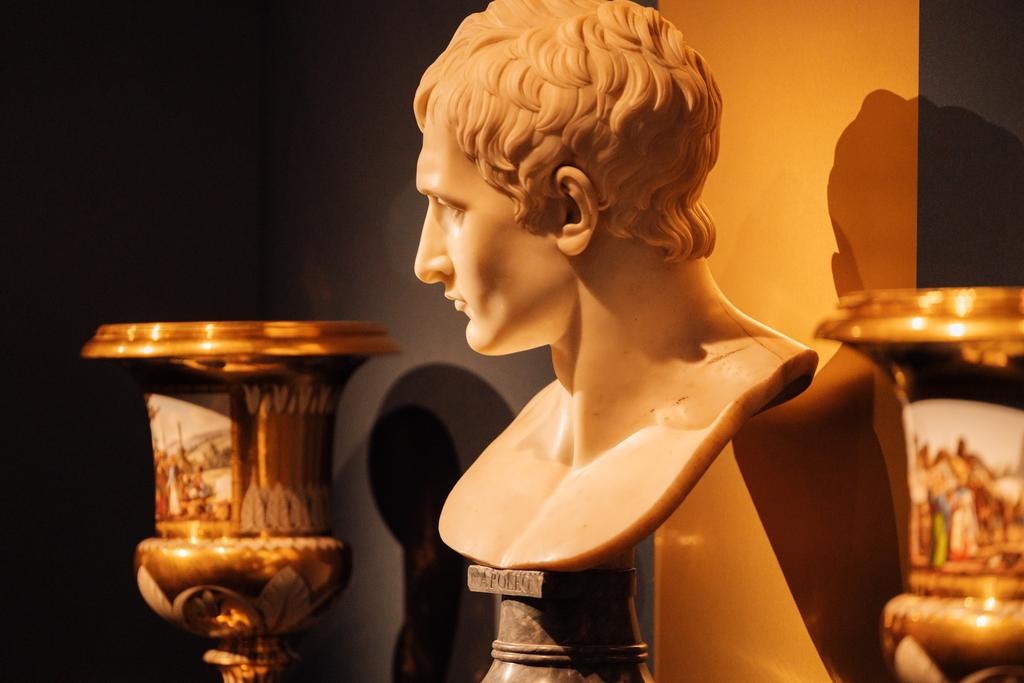 Vue de l'exposition « Monaco & les Napoléon(s). Destins croisés ».