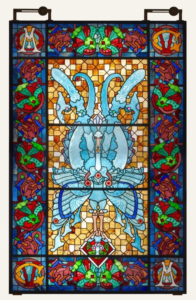 Cygne fantastique Joseph Mittey (1853-1936), atelier Marius Enneveux & Bonnet (1891-1906), Genève, 1898. Vitrail au plomb, verre incolore et coloré, grisaille, jaune d’argent, verre chenillé, verre opalescent, verre gravé à l’acide, sablage, cabochons, cives. Genève, musée Ariana.