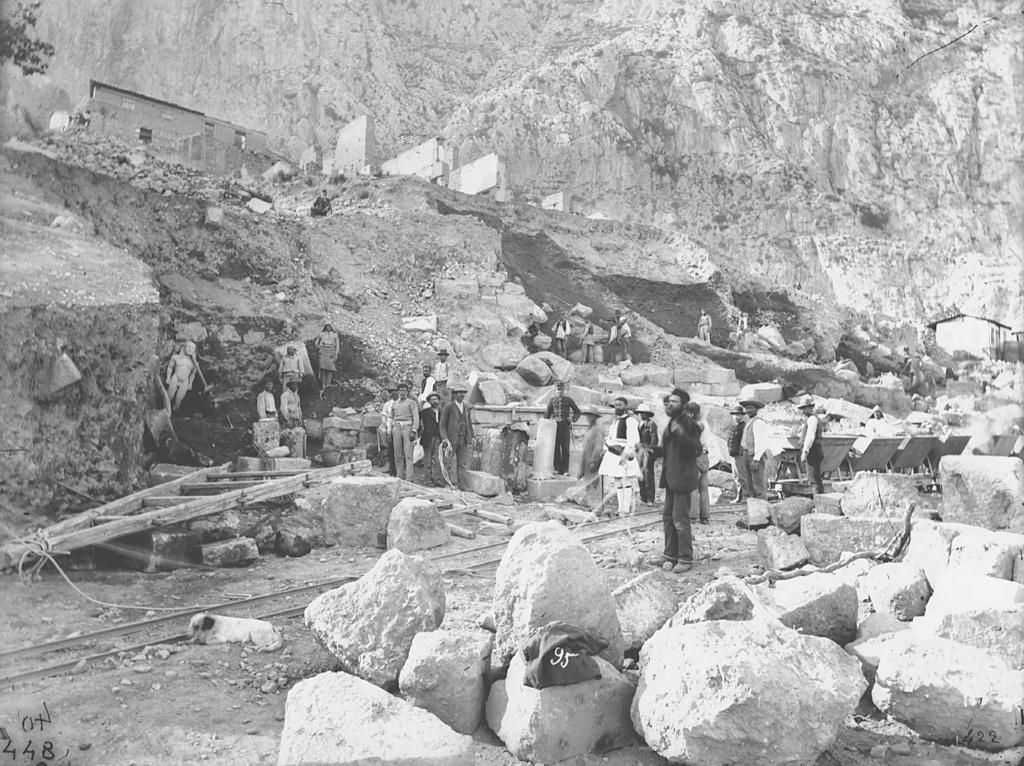 La Grande Fouille de Delphes lors de la découverte d’une des statues des jumeaux argiens le 30 mai 1893.