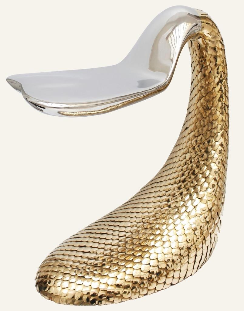 Guillaume Piéchaud (né en 1968), Tabouret Sirène Écaille, 2017. Inox et laiton polis, 60 x 54 x 28 cm. 