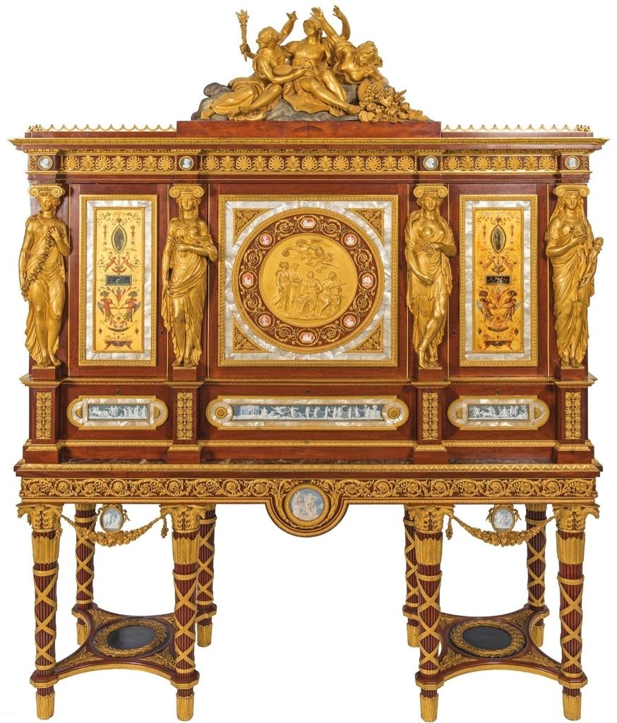 Jean-Ferdinand Schwerdfeger (ébéniste) et Pierre-Philippe Thomire (bronzier), serre-bijoux de Marie-Antoinette, 1787. Acajou, bronze ciselé, dorure, nacre, porcelaine, 258 x 200 x 67 cm. Versailles, musée national des châteaux de Versailles et de Trianon.