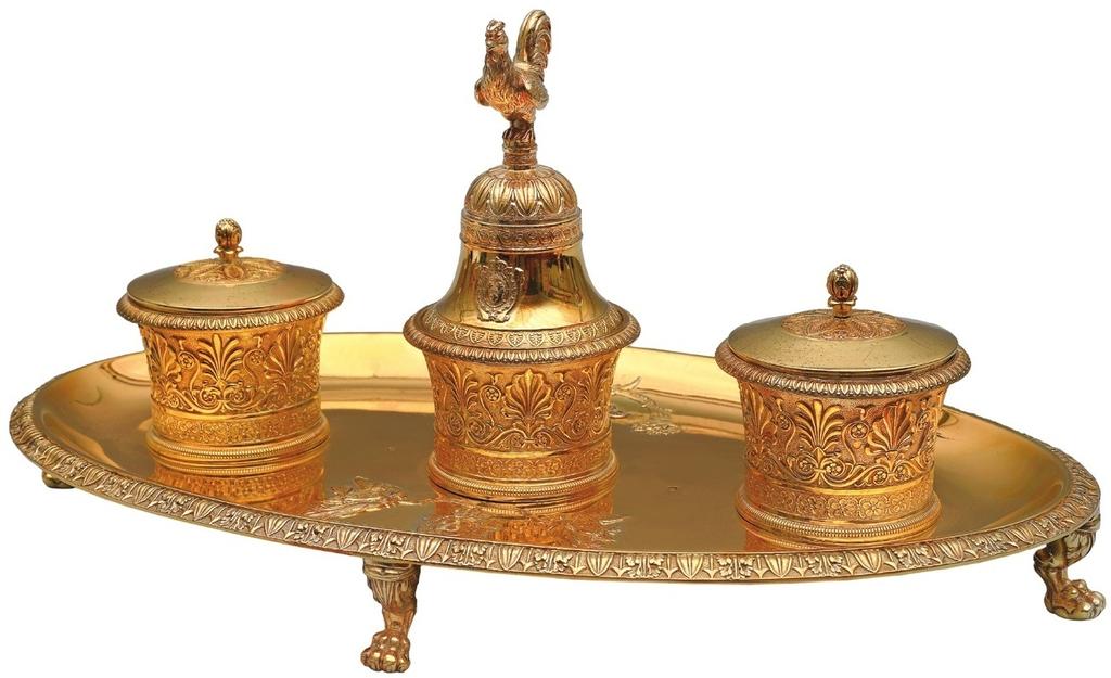 Martin-Guillaume Biennais, écritoire du grand cabinet de l’Empereur au palais des Tuileries, 1813. Vermeil, 17 x 37 x 22 cm. Paris, Mobilier national.