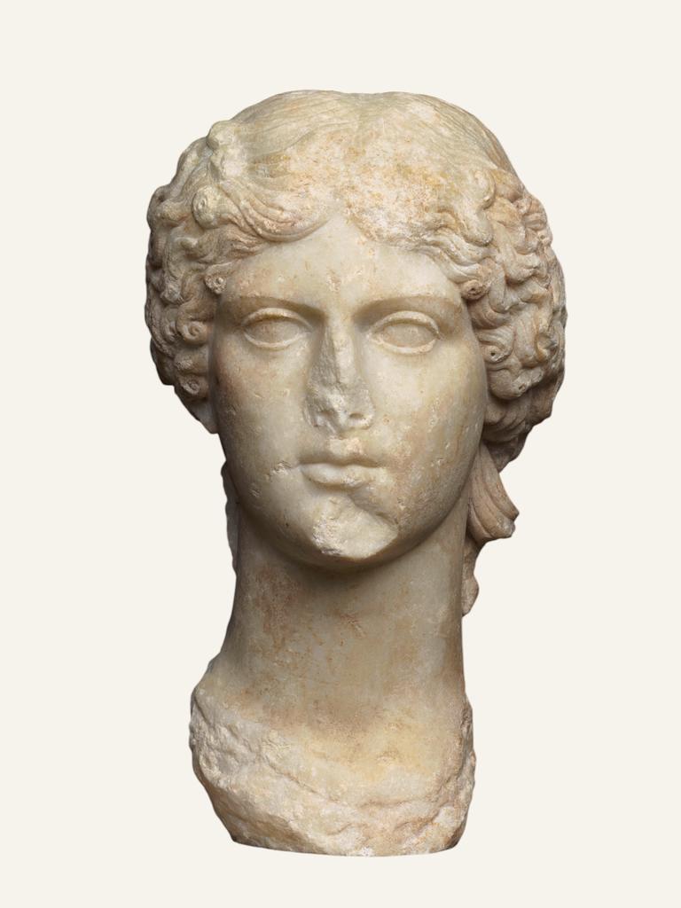 Première moitié du Ier siècle de notre ère. Marbre, 36 cm de haut. Paris, musée du Louvre, DAGER. 