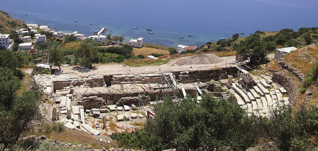 Le théâtre de Milo en cours de restauration en 2012. Des travaux de mise en valeur du monument d’époque impériale ont donné lieu à des recherches de 2010 à 2015, sous la direction de Peggy Pantou.