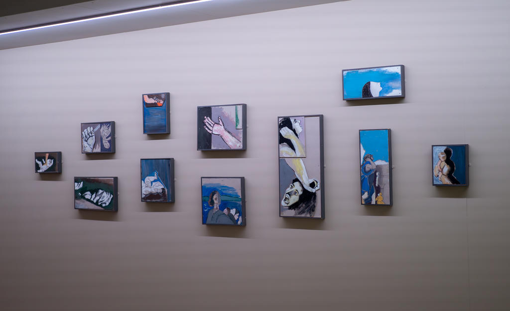 Vue de l'exposition avec le travail de Pierre Buraglio (né en 1939) sur Le Massacre des Innocents de Nicolas Poussin.