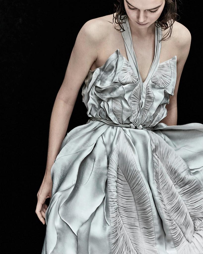 Yiqing Yin (née en 1985), robe Orchidée, collection haute couture automne-hiver 2012 Spring of Nüwa.