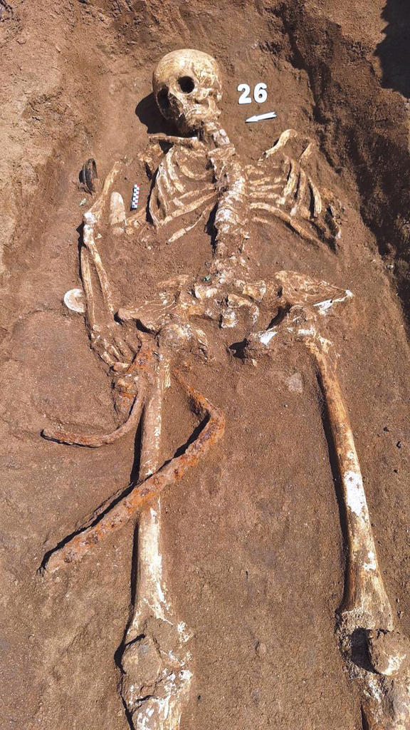 Sépulture SP 26 d’un défunt probablement mort au combat. Péninsule de Budjaka, parcelle cadastrale UPI V-7058. 