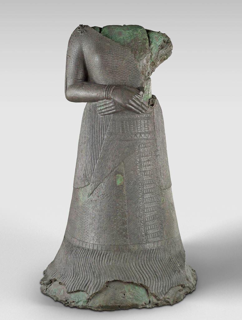 Statue de la reine Napir-Asu, épouse d’Untash-Napirisha. Vers 1340-1300 avant notre ère. Paris, musée du Louvre.