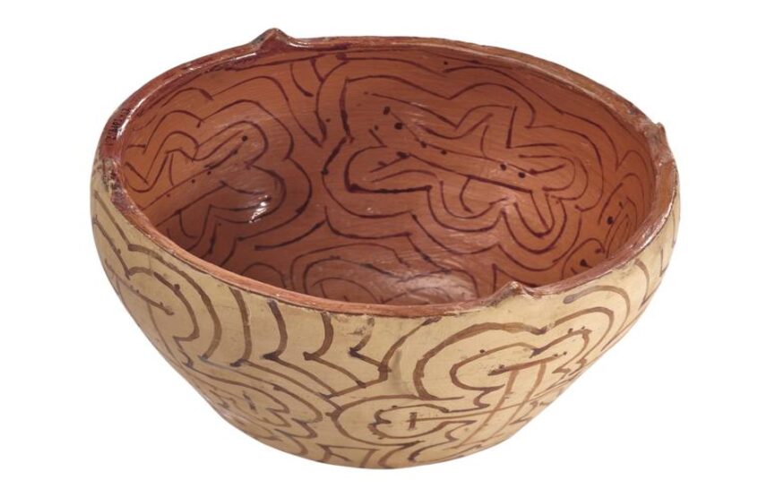 Bol à cachiri, bière de manioc. Culture Kali’na, Awala-Yalimapo Guyane française, 1990. Muséum de Toulouse.