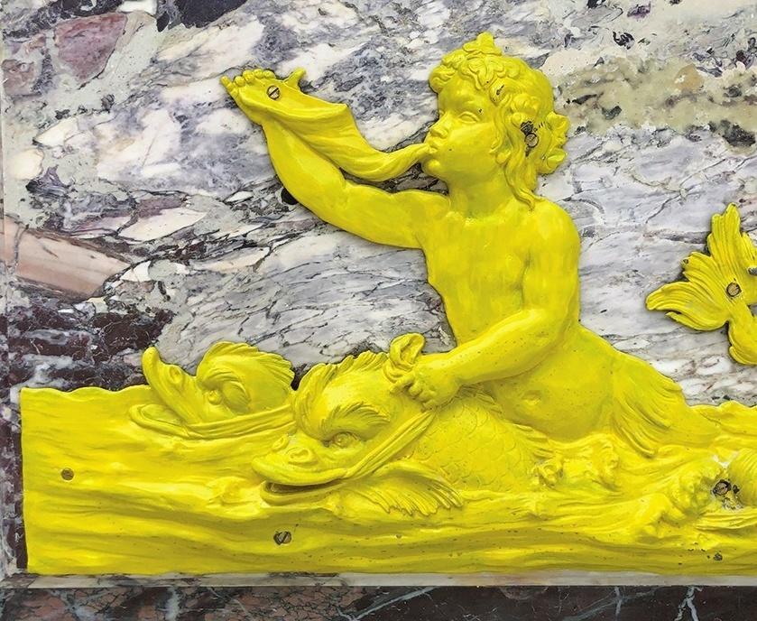 Sculptures en plomb sur le bas-relief central du Buffet d'eau, avant, pendant et après restauration.