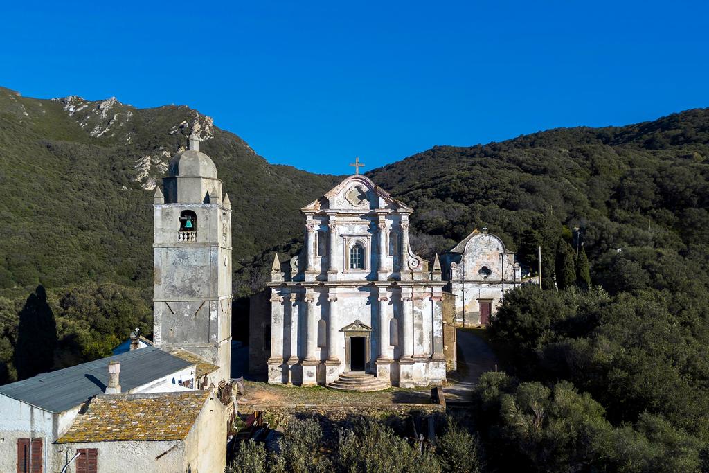 L'église Saint-Cyprien à Morsiglia.