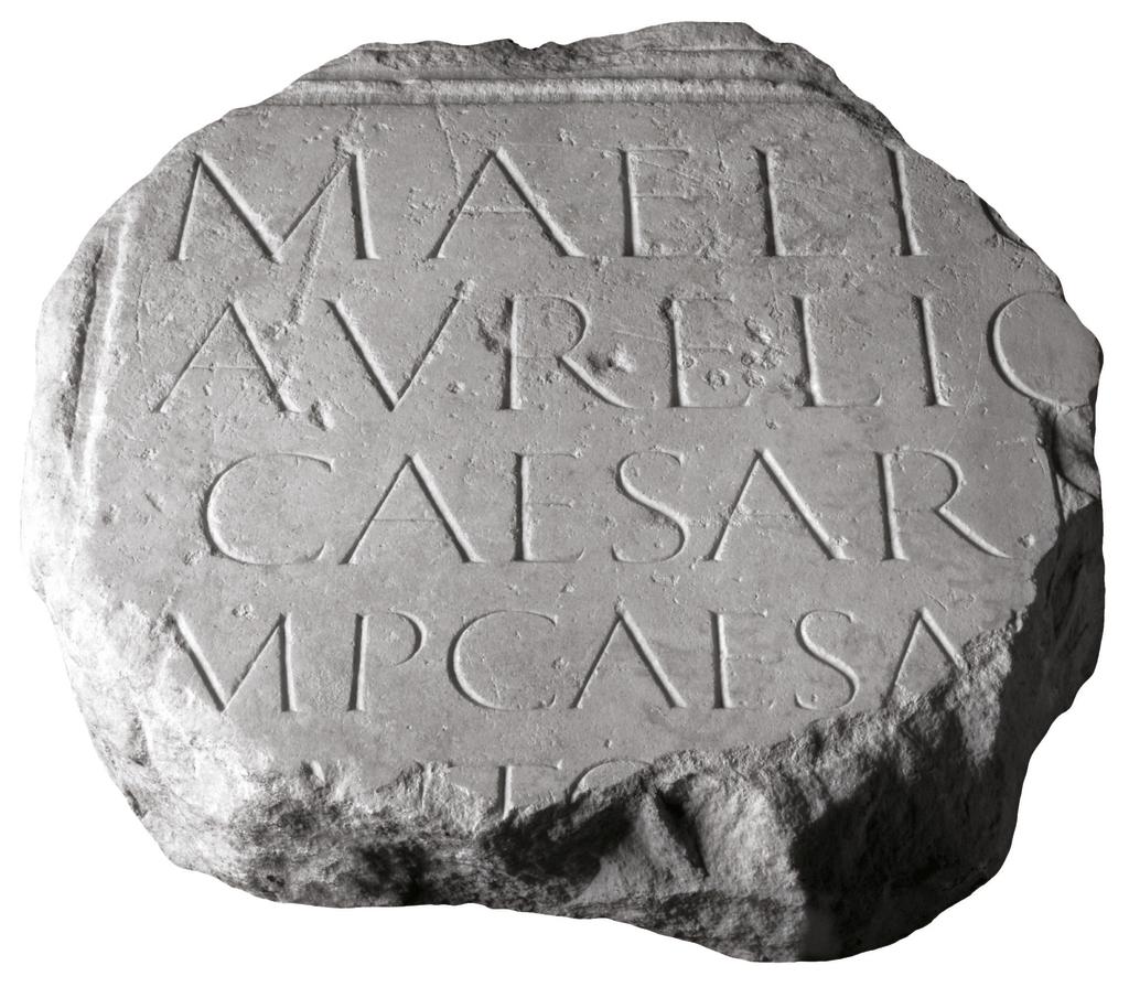 Fragment d’une inscription honorifique pour Marc Aurèle en tant que César. 