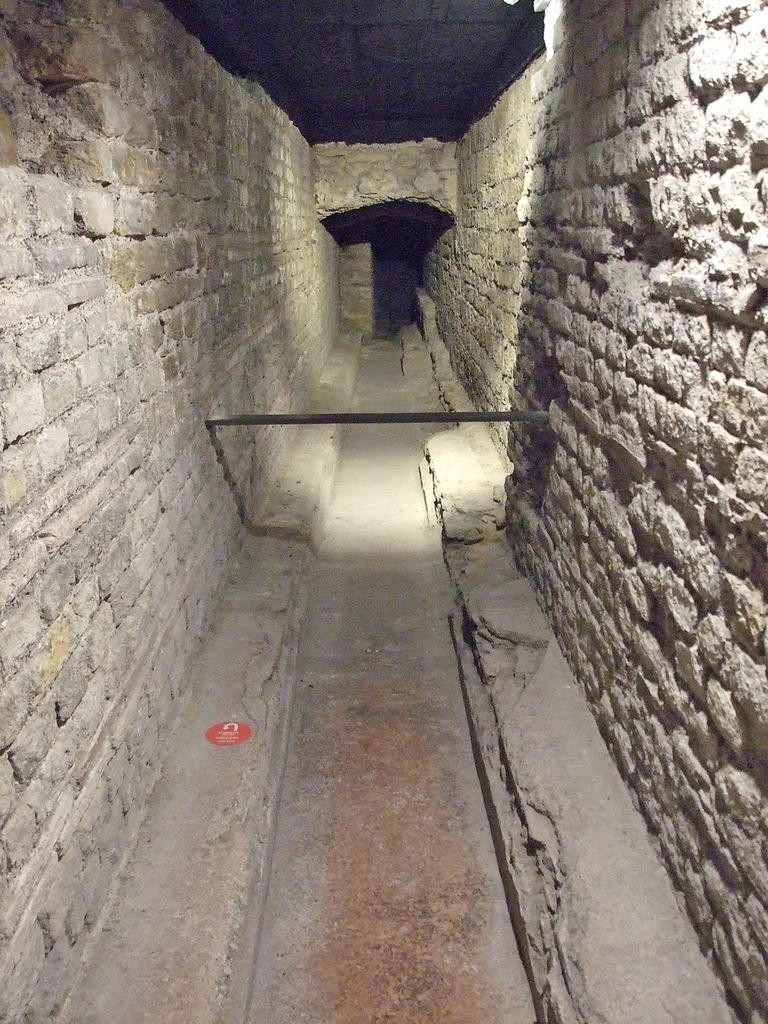 Vue de l’extrémité occidentale de l’espace XXIV avec sa conduite.