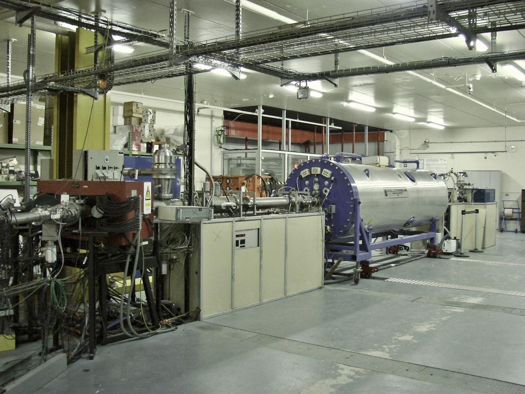 L’Accélérateur Grand Louvre d’Analyse Élémentaire (AGLAE), installé dans les locaux du Centre de Recherche et de Restauration des Musées de France (C2RMF), est l'unique accélérateur de particules au monde consacré à l'analyse des œuvres d'art.