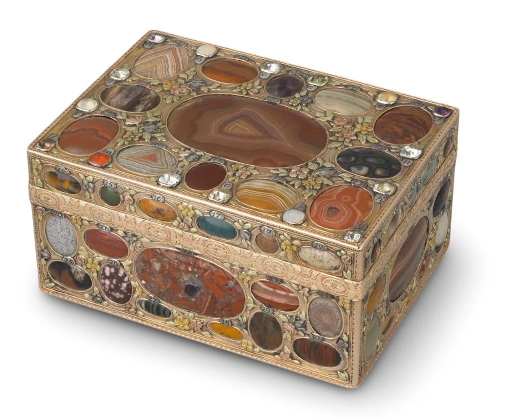 Johann Christian Neuber, tabatière, Dresde vers 1763-1770. Paris, département des Objets d'art du musée du Louvre (OA 63)