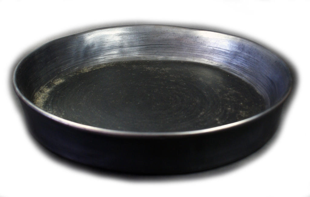 Fac-similé du plat découvert près de la tombe centrale du tumulus Saint-Michel. Musée de Carnac.