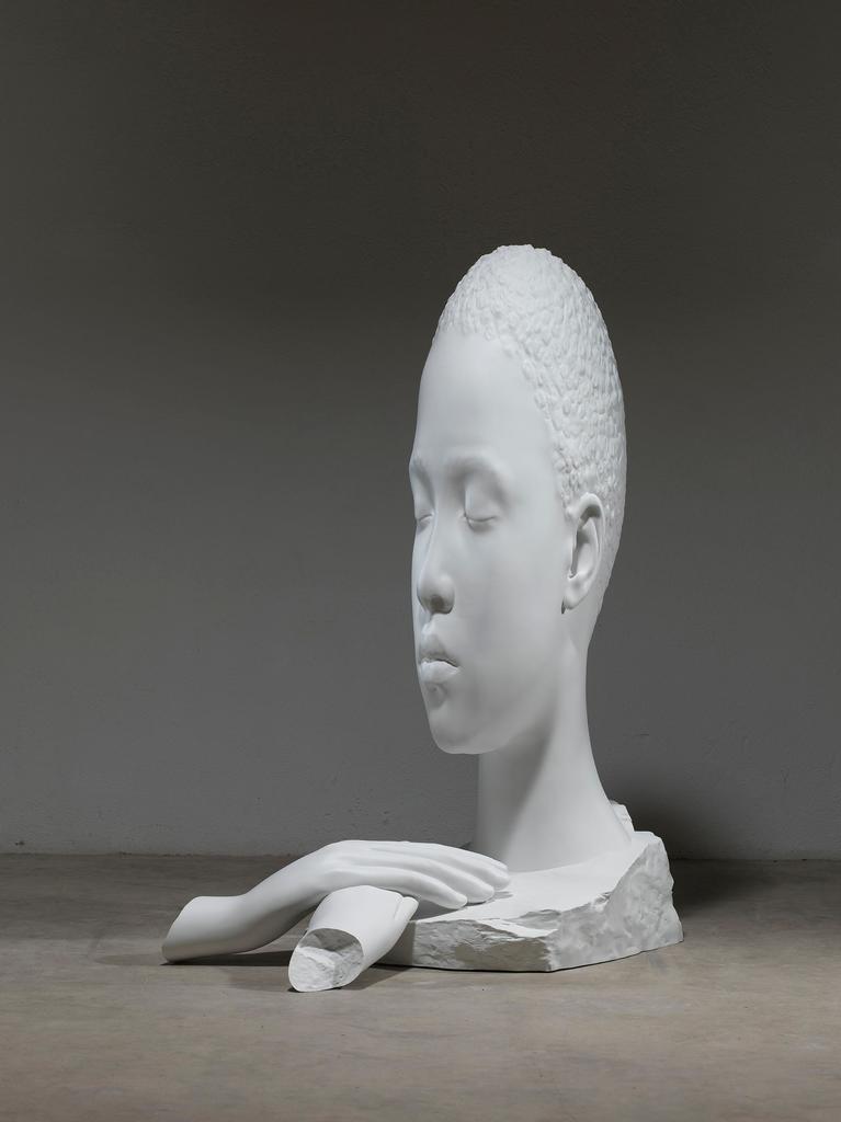 Jaume Plensa (né en 1955), Yolandita, 2024. Bronze, 5 exemplaires, 195 x 133 x 166 cm. 