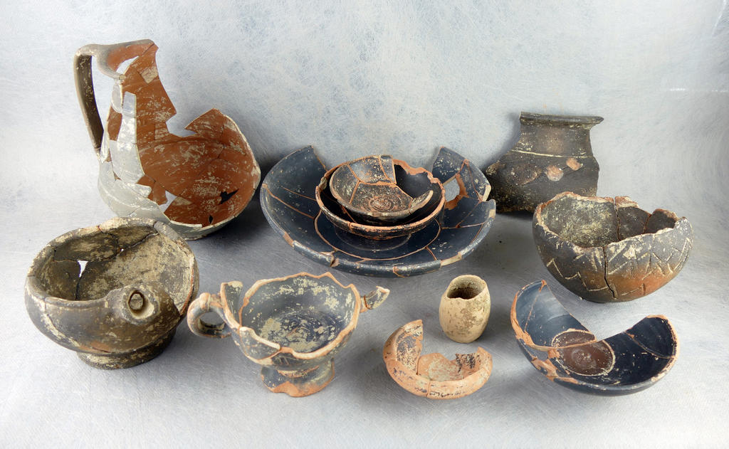 Lot de céramiques issu d’un banquet gaulois découvert sur le site. 