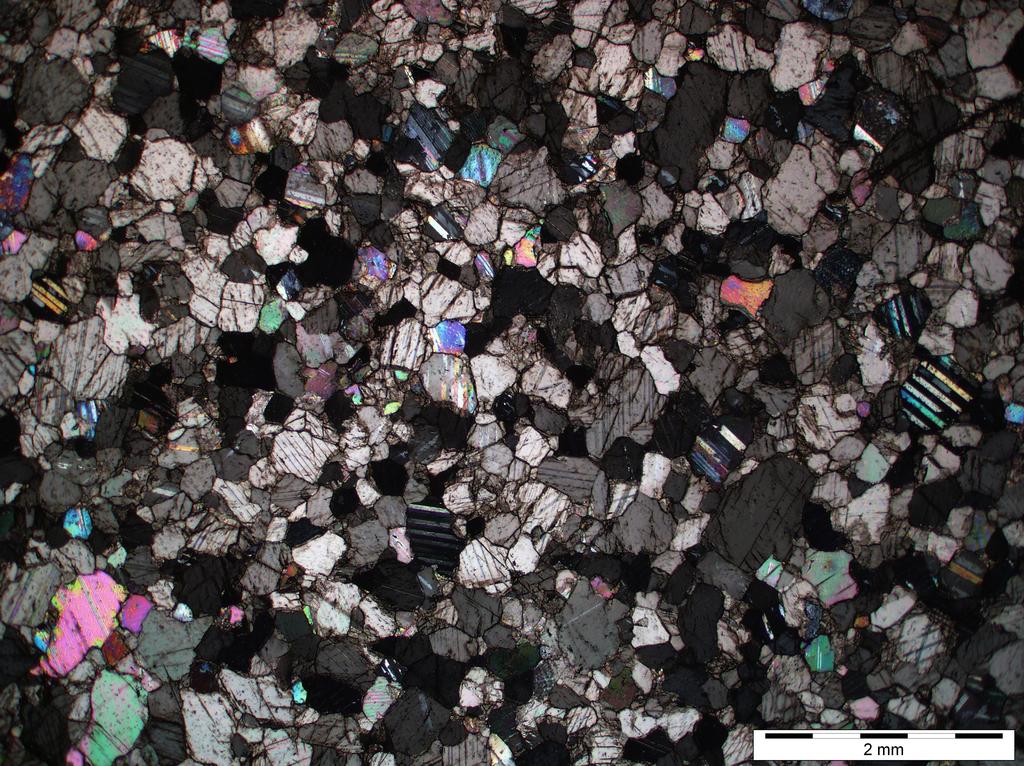 Marbre de Paros observé au microscope optique en lumière polarisée. 