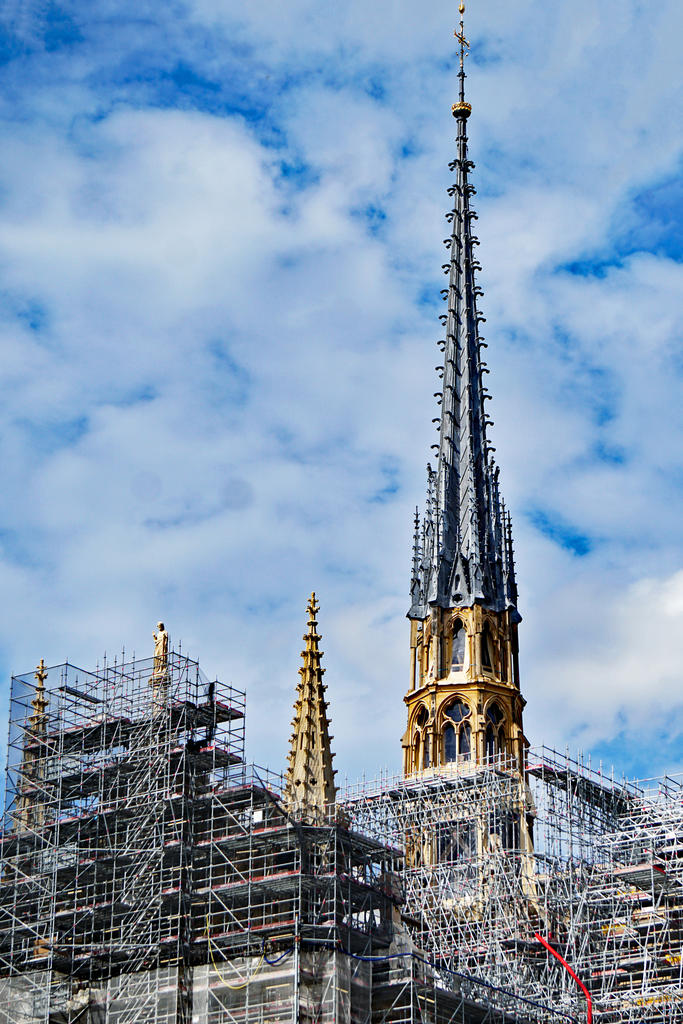 La flèche de Notre-Dame après sa reconstruction, avril 2024.