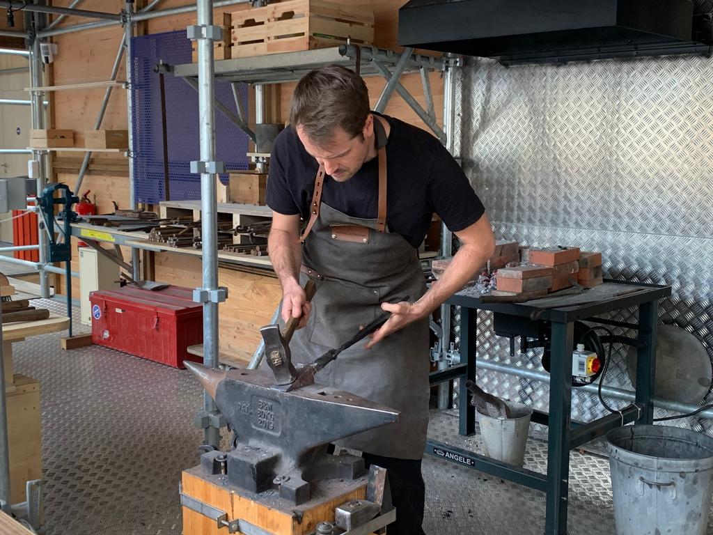 Démonstration de forge d'outils.