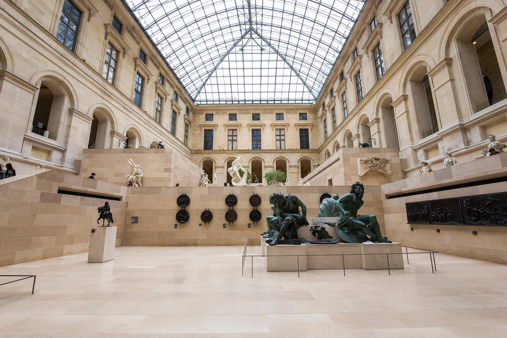 Dans l’aile Richelieu, où se trouve la cour Marly, 75 % des salles ne sont pas équipées de caméras de vidéosurveillance.