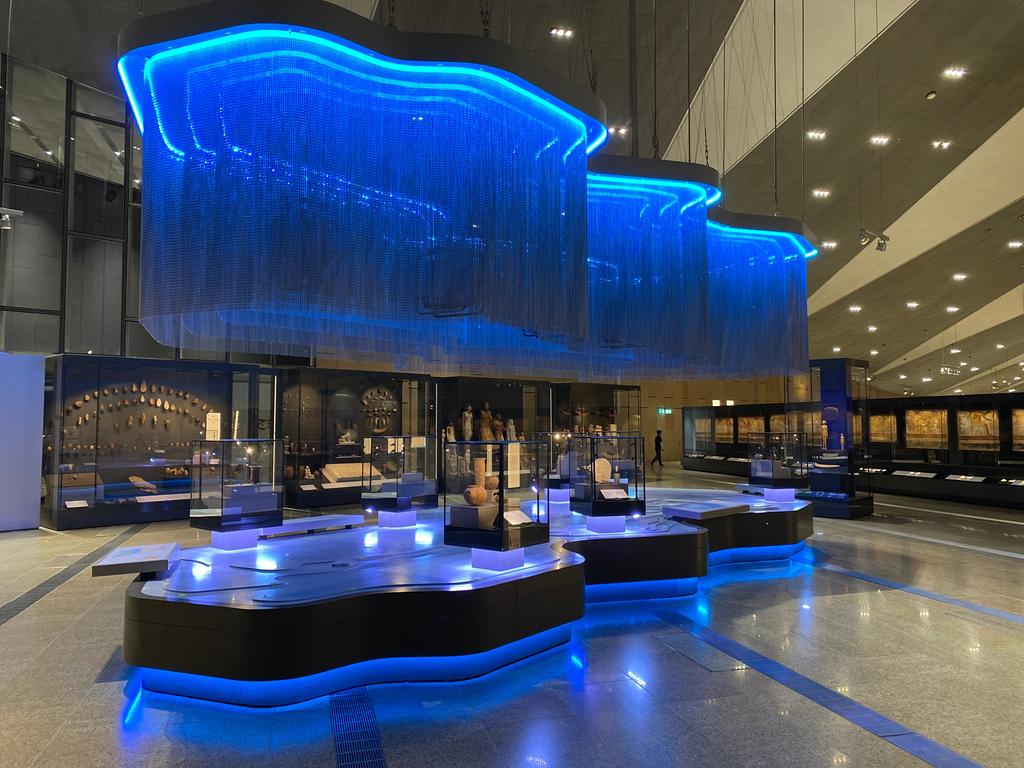 Vue de la galerie 1 du Grand Musée égyptien.