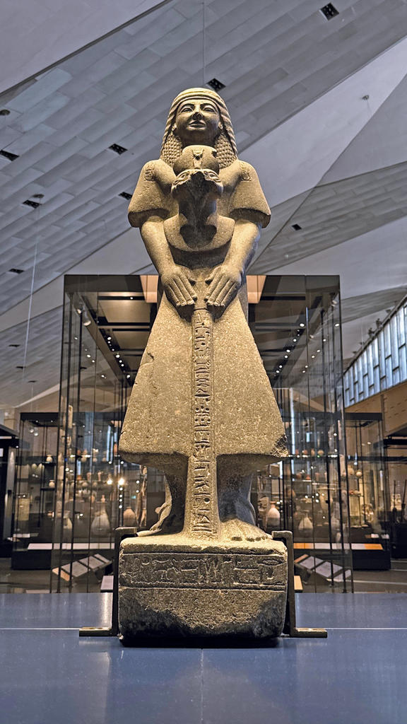 Vue de la galerie 3 du Grand Musée égyptien. 