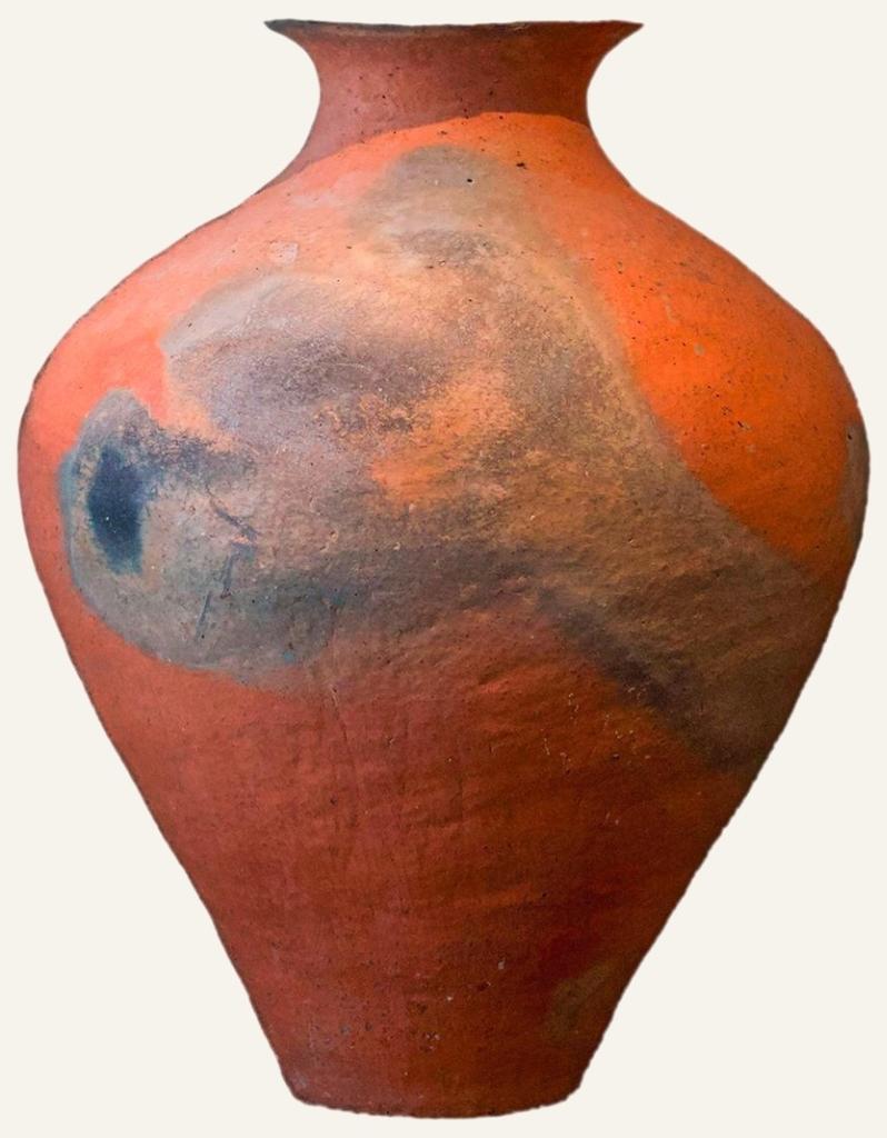 Grande jarre en terre cuite rouge avec traces de brûlures abstraites sur la surface, Chine, période néolithique (vers 3 000 avant J.-C.). H. 53 cm. Londres, W. Shanshan (invité par la Maison Tahissa). 