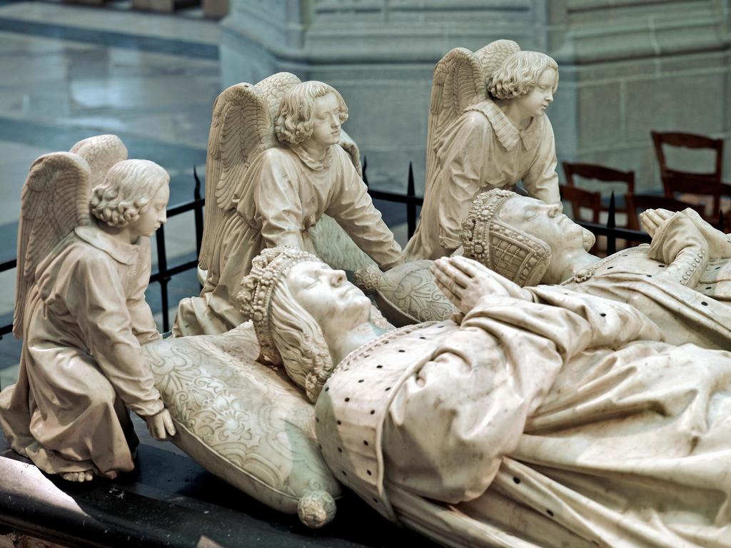 Jean Perréal, Michel Colombe, Guillaume Regnault et Jérôme Pacherot, Tombeau de François II de Bretagne et Marguerite de Foix dit tombeau des ducs de Bretagne (1502-1507) (détail). Marbres blanc, noir et rouge, serpentinite, albâtre, 216 x 404 x 233 cm. Nantes, cathédrale Saint-Pierre-et-Saint-Paul. 