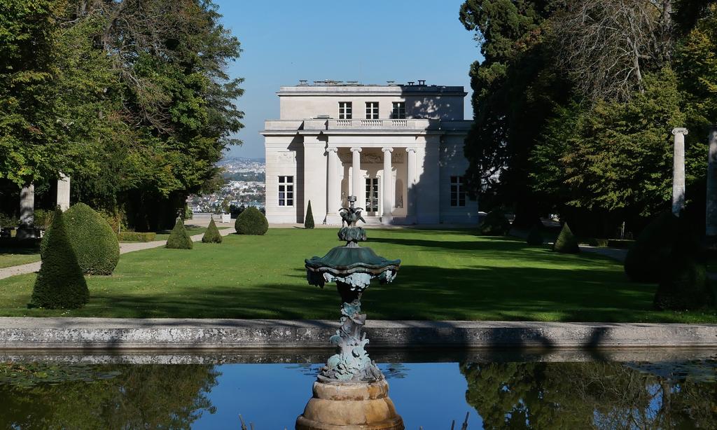 Le pavillon de Musique de Madame du Barry à Louveciennes.