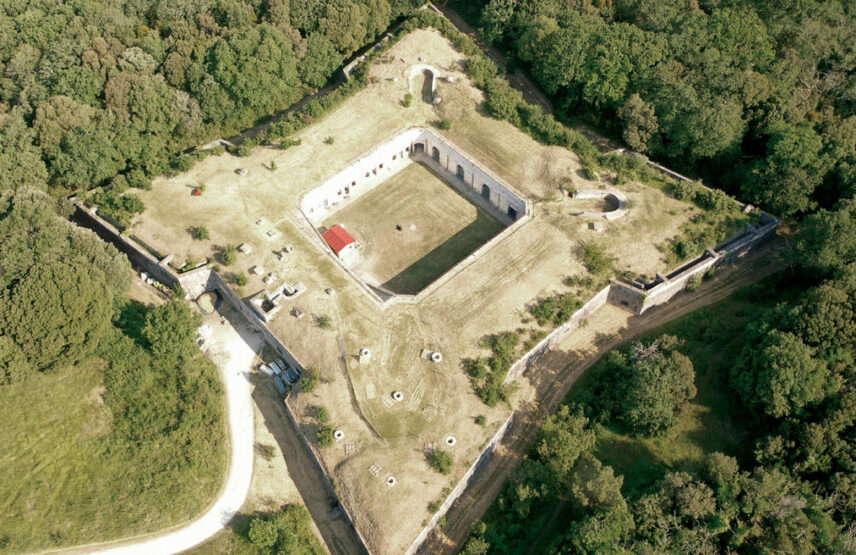 Le fort Liédot avant les travaux d’aménagement.