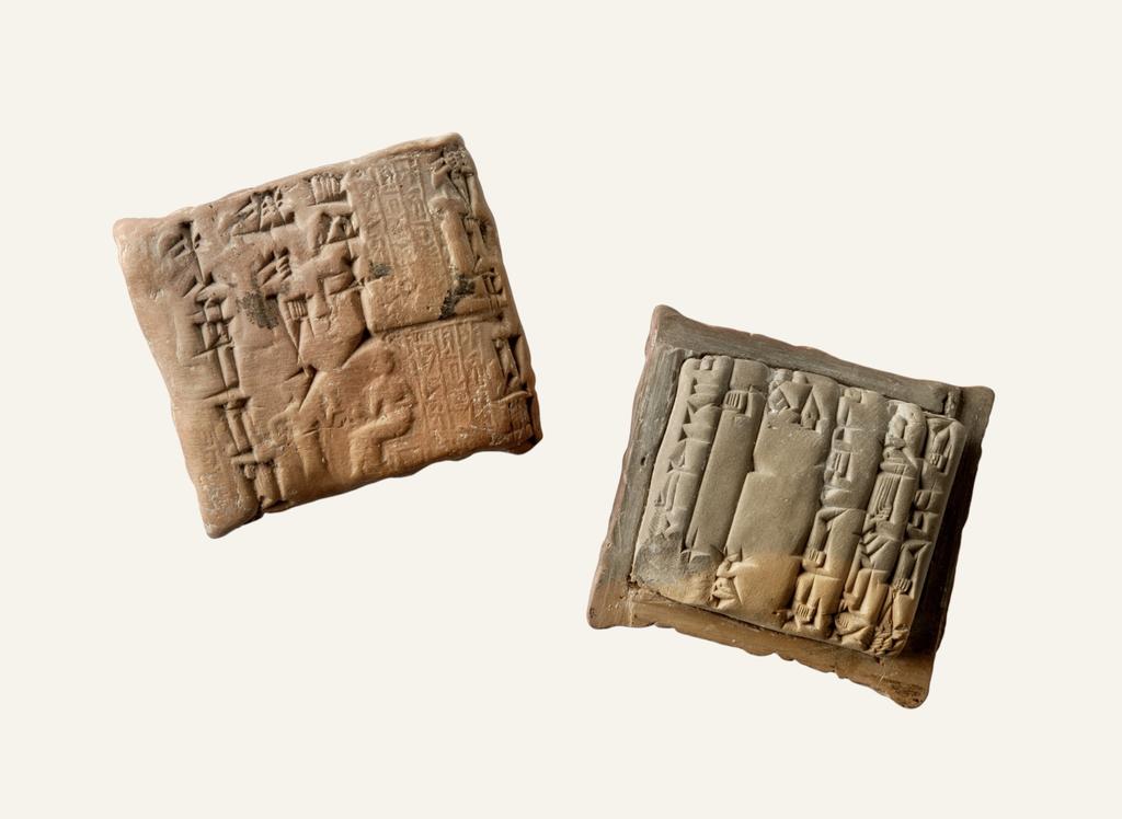 Argile, XXIe avant notre ère, enveloppe : 5,7 cm de long, tablette : 4,6 cm de long, Empire d’Ur III, règne de Shulgi, Mésopotamie (Irak). Inv. MB410. 