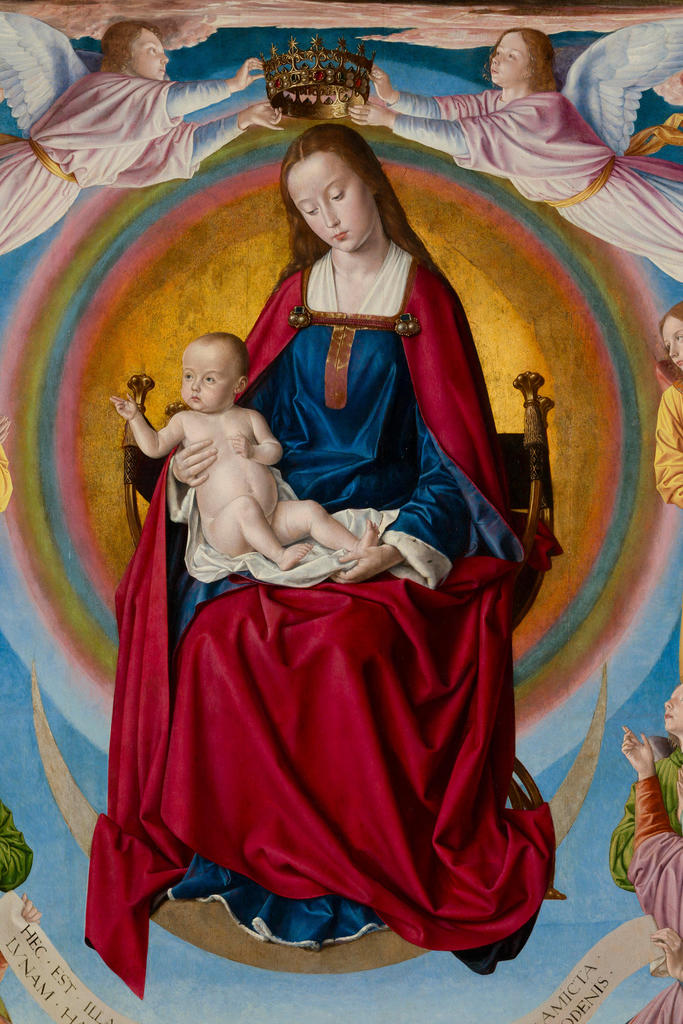 Triptyque de Moulins, détail  du panneau central. Le halo entourant la Vierge a retrouvé grâce à la restauration l’éclat de ses coloris.