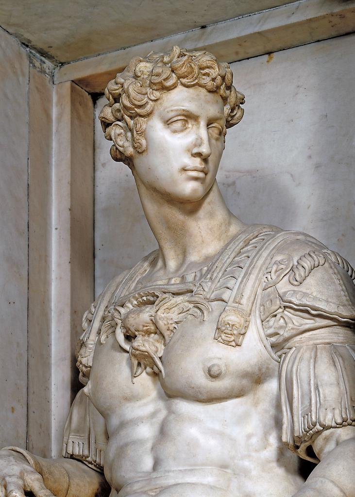 Michelangelo Buonarroti, dit Michel-Ange (1475-1564), Statue de Julien de Médicis, duc de Nemours, vers 1524-1526. Marbre, H. 173 cm. Florence, église San Lorenzo, Nouvelle Sacristie.
