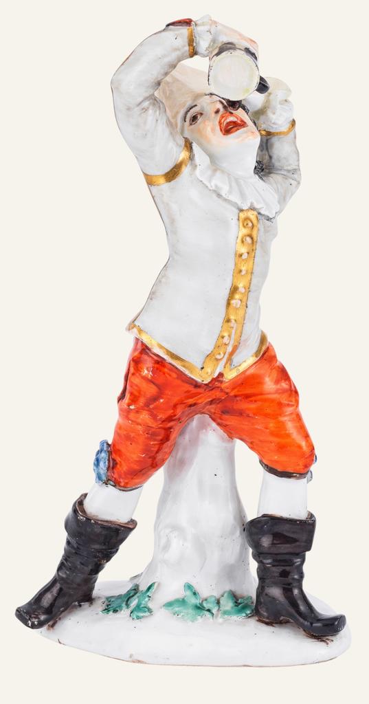 Meissen, vers 1740. Porcelaine polychrome et or, H. 20,5 cm (restauration mineure). Vente Paris, Bonhams Cornette de Saint Cyr, 29 octobre 2025. Estimé : 40 000/60 000 € Adjugé : 51 200 € (frais inclus).