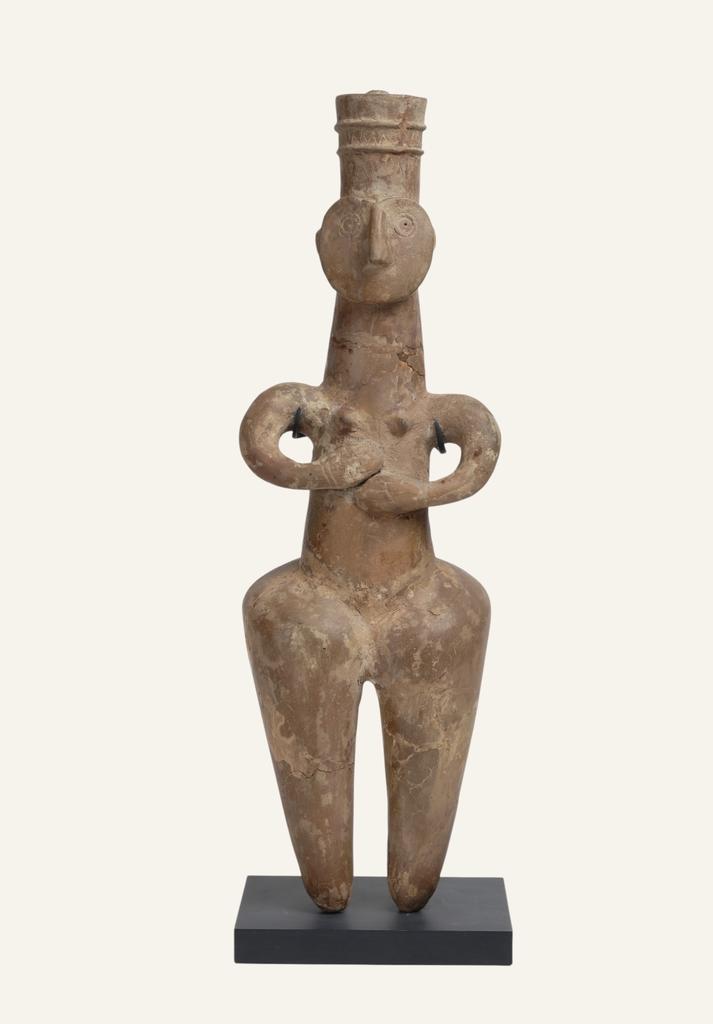 Terre cuite, IXe ou VIIIe siècle avant notre ère, 46,5 cm de haut, Iran. Inv. AC57